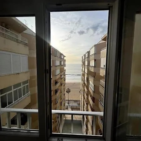 Piso Amplio-primera Linea Playa Apartment *